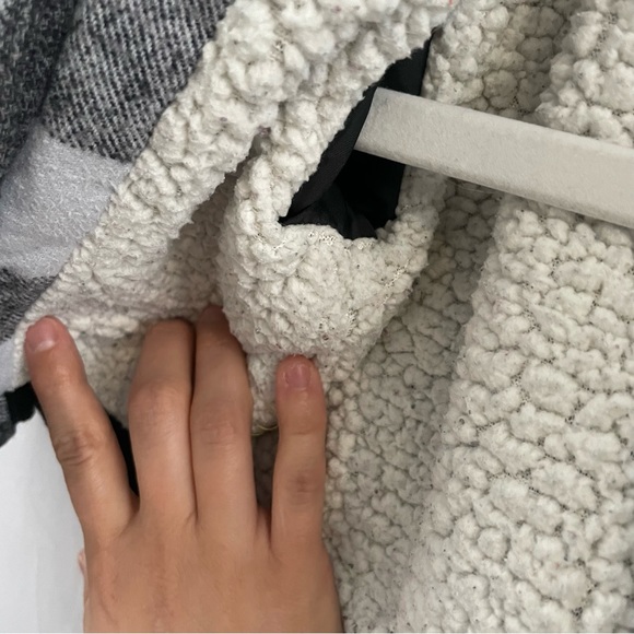 Old Navy Lined Plaid Jacket 6-12mo - Picture 4 of 6